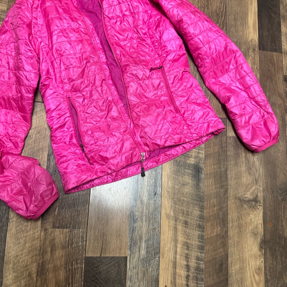 The North Face Vibrant Pink Jacket - Picture 4 of 8